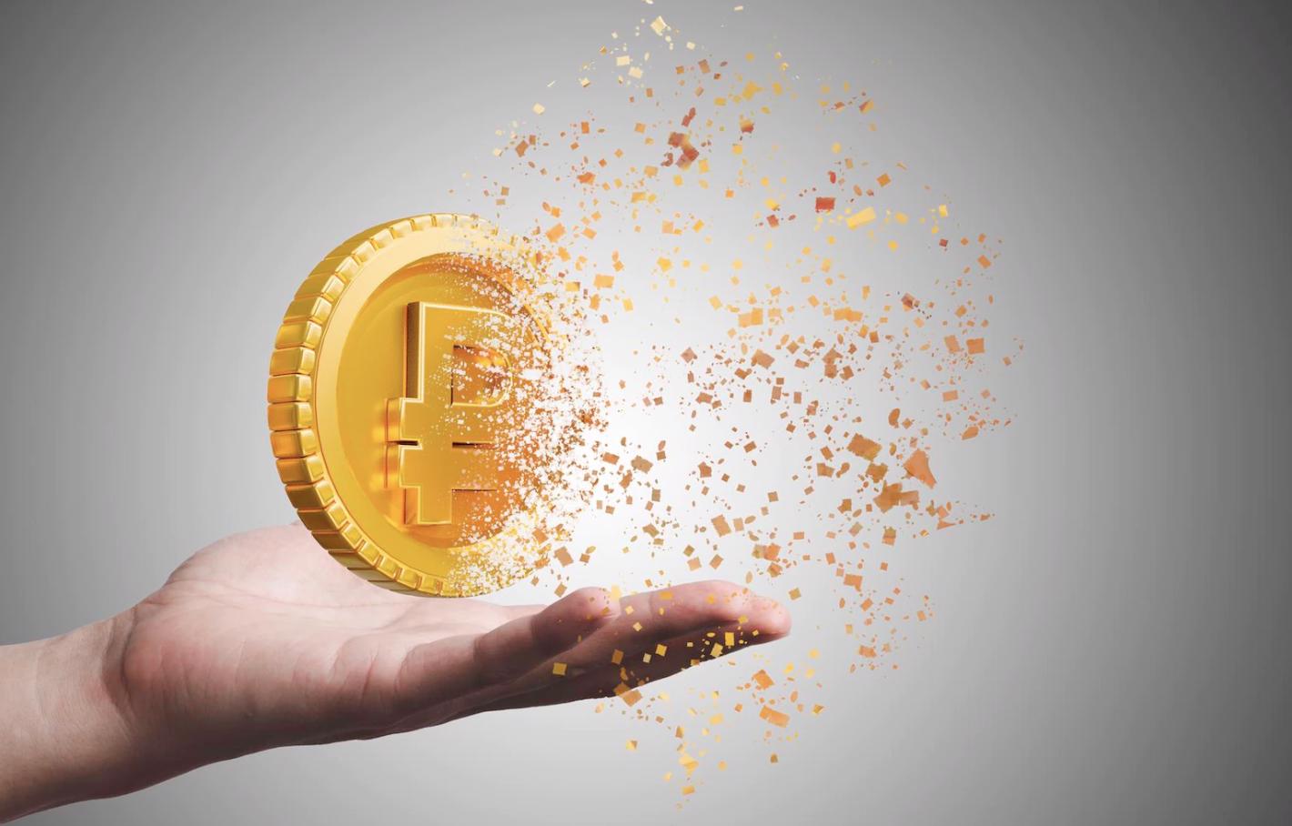 Источник: freepik https://www.freepik.com/free-photo/hand-holding-golden-russia-ruble-coin-which-dissolving-into-little-particles-ruble-depreciate-value-from-russia-ukraine-war-international-sanction-concept_24515121.htm#page=4&query=ruble&position=48&from_view=search&track=sph